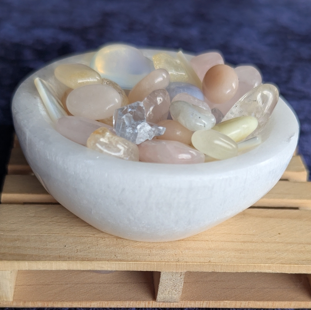 Sweet PasteL CrystaL BowL ☀️ Lemon Jade Rose Quartz 🩵 BLue Lace Agate Moonstone - Picture 4 of 10